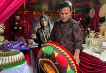Dek Fadh Dukung UMKM Pidie dengan Beli Produk Lokal