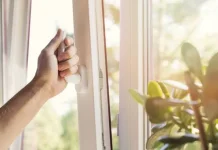 Kebiasaan Membuka Jendela Pagi Bantu Segarkan Ruangan