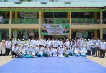 Kakankemenag Nagan Raya Serahkan Hadiah Kepada 33 Juara OMI Tingkat Kabupaten