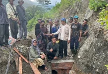 Gotong Royong Masyarakat Beutong Ateuh Tuntaskan Pasang Saluran Air Irigasi