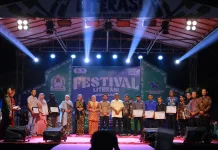 Mitra Stakeholder Dispusip Terima Penghargaan di Penutupan Festival Literasi