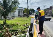 PUPR Abdya Tinjau Instalasi Jaringan Sanitasi di Jembatan Alue Padee