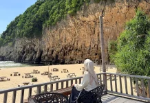 Bak Eropa, Tebing Lampuuk Tawarkan Sensasi Luar Negeri