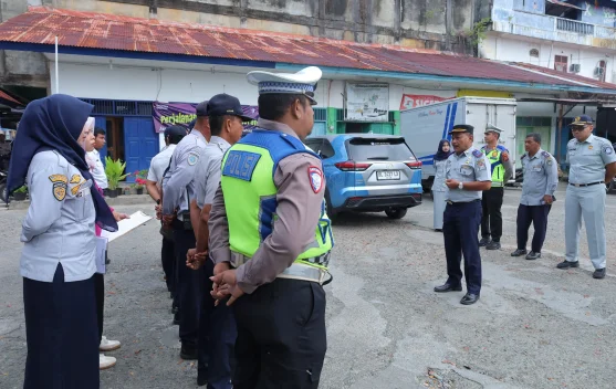 Satlantas Polres Aceh Barat Cek Kelayakan Kendaraan Angkutan Mudik di Terminal