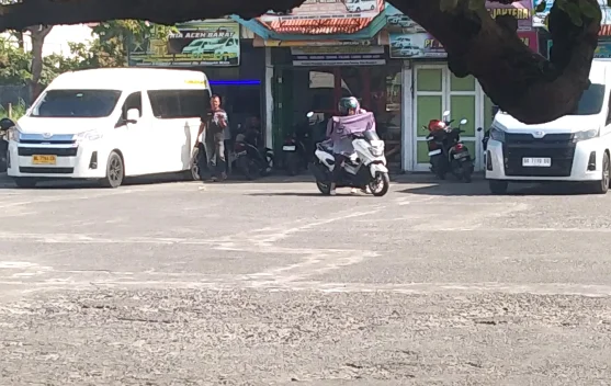 Arus Penumpang Mulai Ramai di Terminal Meulaboh jelang Idulfitri 1447 H