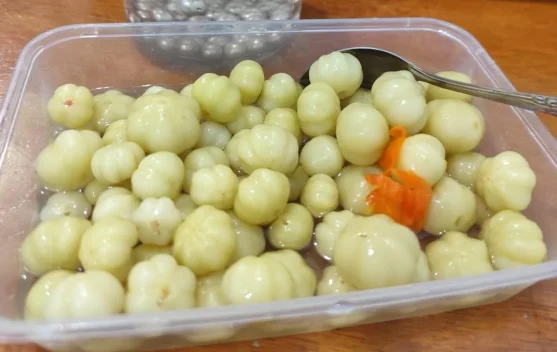 Buah Cermai Cemilan Nostalgia Khas Anak 90-an