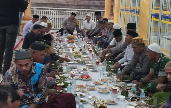 Kapolres Nagan Raya Buka Puasa Bersama dengan Muspika Kecamatan Tadu Raya