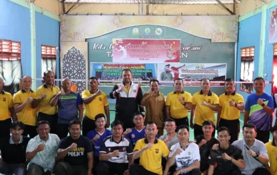 Polres Simeulue Gelar Turnamen Bulutangkis Antar Satker dan Polsek