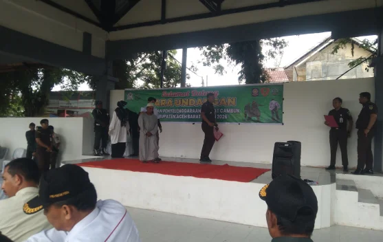 Tiga Pelanggar Qanun Syariat Islam Dicambuk di Meulaboh