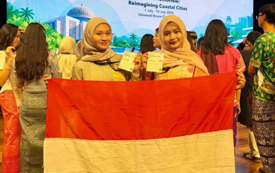 Dua Mahasiswi USK Bawa Misi Inovasi Kota Pesisir ke Brunei Darussalam