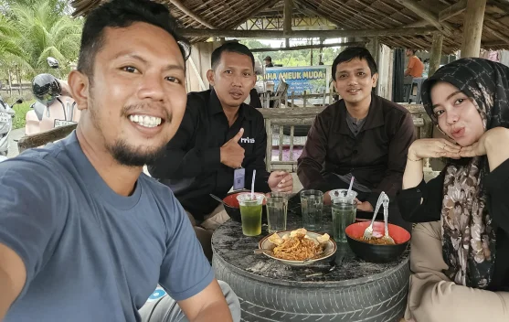 Senyum dan Tawa, Terapi Sederhana untuk Mengurangi Stres
