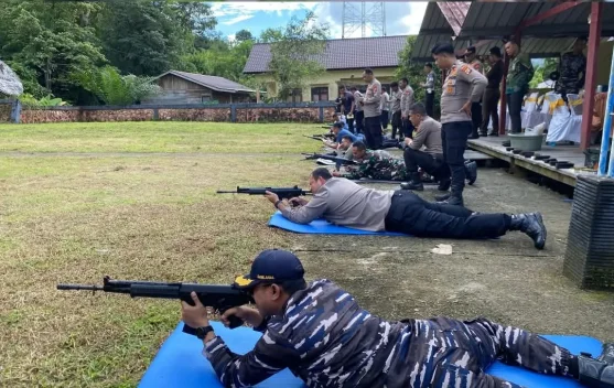 Kapolres Simeulue Pimpin Latihan Menembak Bersama Forkopimda