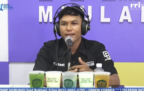 Bukan Sekadar Cuan, Ini Filosofi Duta Es Teh Jumbo