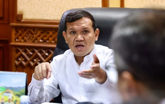 Wagub Dek Fadh Dorong Penyediaan Ekskavator untuk Percepat Penanganan Banjir