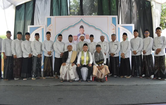 Dek Fadh Hadiri Haul ke-38 Abu Tanoh Mirah