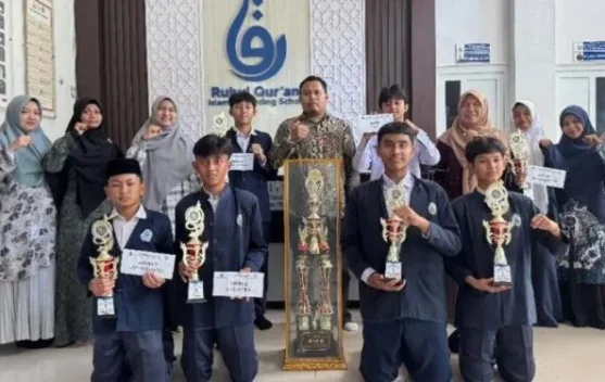 MTs Ruhul Qur’ani Sabet Gelar Juara Umum APRESIASI Madrasah Aceh Barat 2026