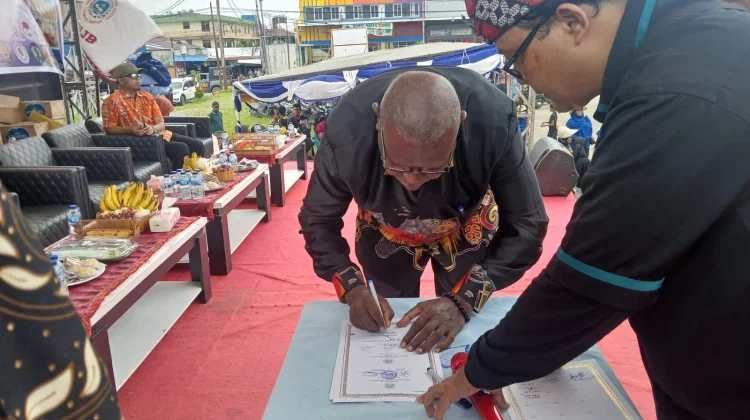 Bupati Mimika Resmi Buka Kirab Seni Budaya Sambut Ramadhan 1447 H