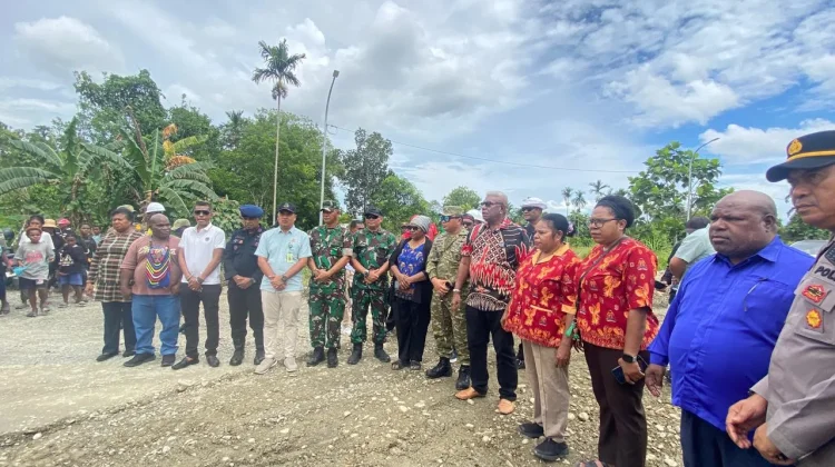 Pembukaan Jalan Bundaran Petrosea Mimika Resmi Dilaksanakan