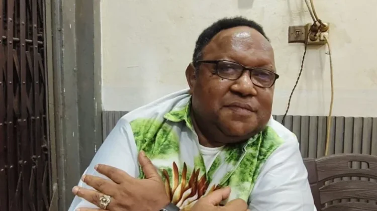 John Gobay Tegas  Mendukung Penarikan Alat Berat Kapiraya