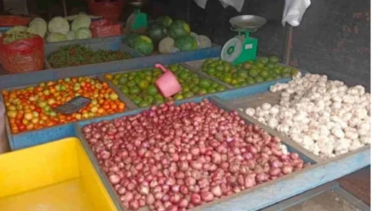 Stok dan Harga Bahan Pokok di Pasar Kalibobo Nabire Menjelang IdurFitri 1447 H