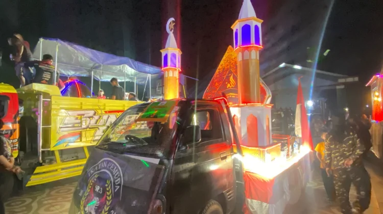 Ratusan Mobil Hias dan Semangat Toleransi Warnai Takbiran Mimika 2026