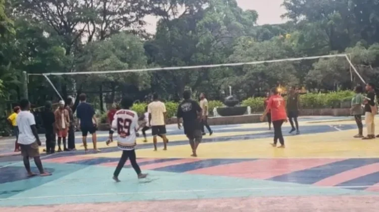 Menjelang  HUT Kingmi dan IPMANAPANDODE Jakarta Gelar Sparing Voli di Menteng