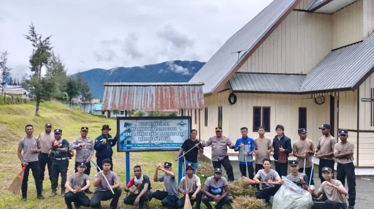 Kapolres Puncak Kurvei Menyambut Pekan Suci Paskah 2026 di Gereja Santo Stefa