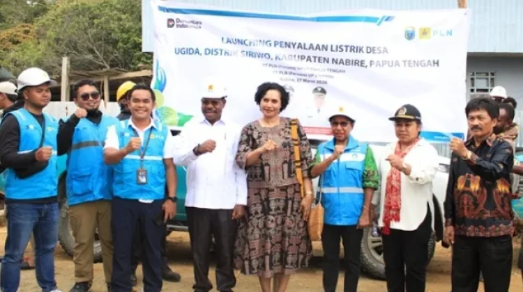 Penyalaan Lampu Listrik di Kampung Ugida, Kabupaten Nabire, Diluncurkan