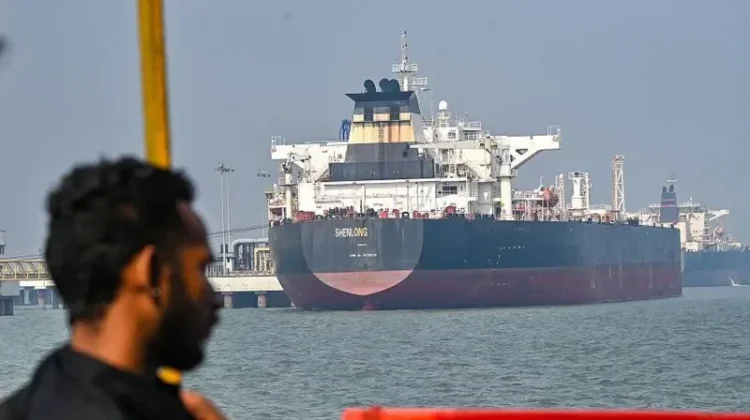 Dua Kapal LPG India Lolos Selat Hormuz dengan Aman
