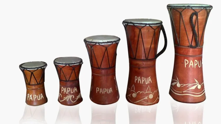 Tifa, Alat Musik Tradisional Khas Papua yang Sarat Makna