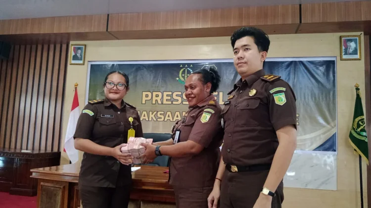 Kejari Nabire Setor Rp206 Juta ke Negara dari Lelang Kayu Rampasan