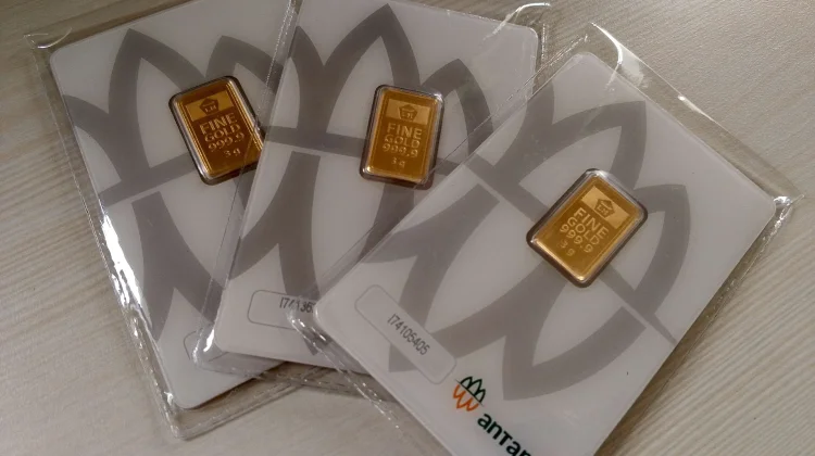 Harga Emas Antam Turun Rp10 Ribu per Gram