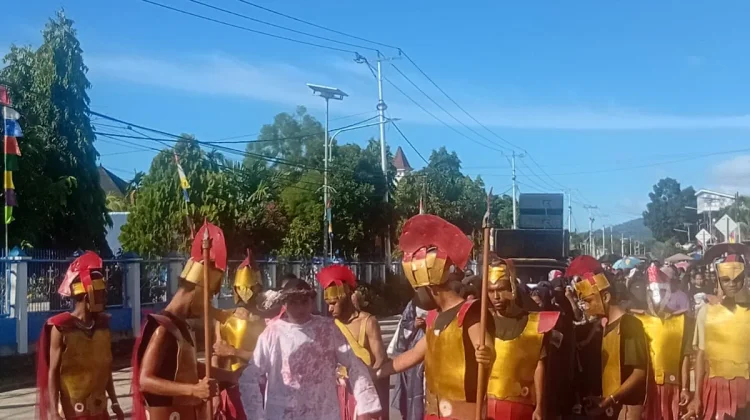 Gereja Tabernakel Gelar Jalan Salib Dengan Penuh Khidmat