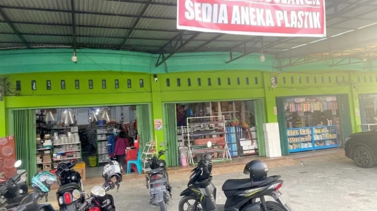 Harga Plastik Kian Melonjak, Distribusi Terhambat dan Stok Menipis