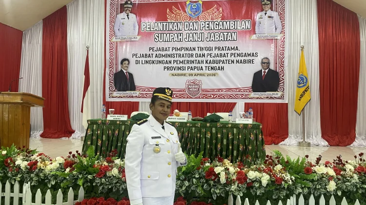 Perempuan Pimpin Distrik Yaur, Marice Reprep Fokus Kebersihan