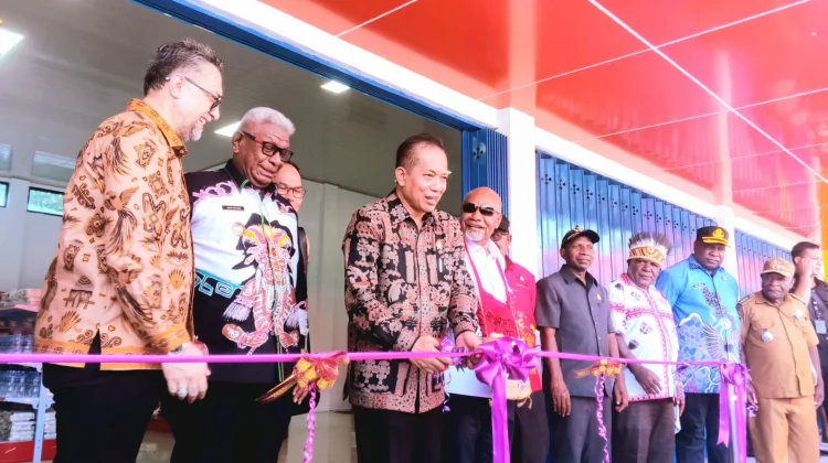 Dari Atuka, Menteri Koperasi RI Resmikan Koperasi Merah Putih Dorong Ekonomi Warga