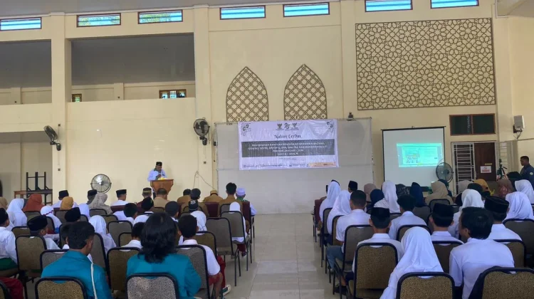 Baznas Nabire Salurkan Beasiswa Program Nabire Cerdas kepada 80 Pelajar