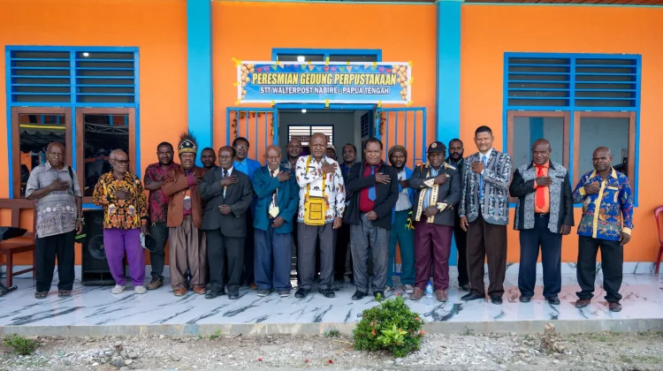 Pemprov Papua Tengah Meresmikan Gedung Perpustakaan  STT Walter Post Nabire