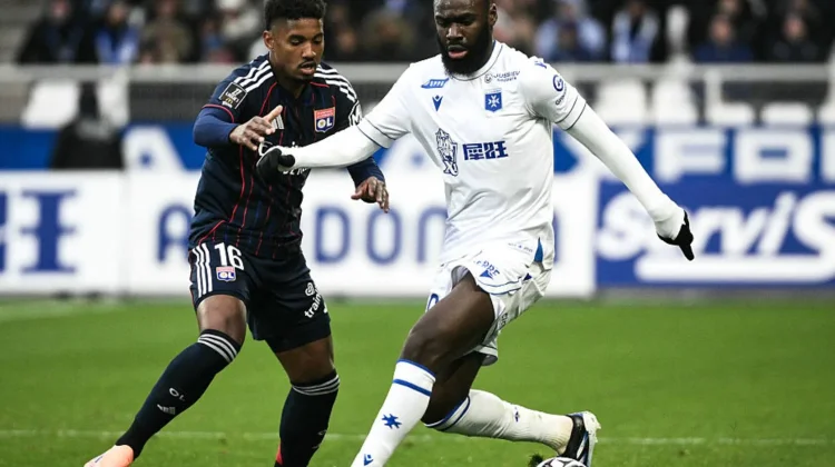 Lyon Incar Posisi Tiga, Auxerre Terancam Degradasi