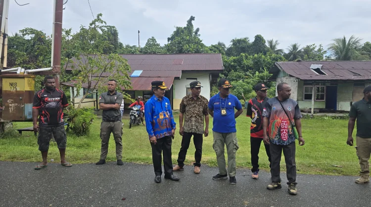 Sekda Nabire Buka Palang Sekolah Dasar Inpres Nifasi