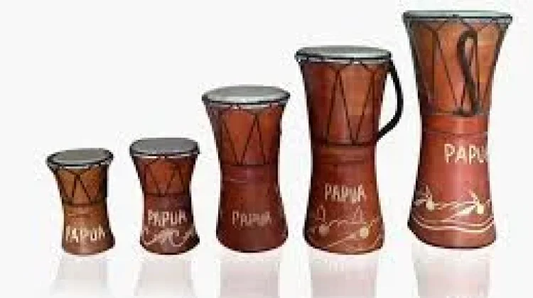 Tifa: Alat Musik Tradisional yang Menyatukan Masyarakat Papua - RRI.co.id