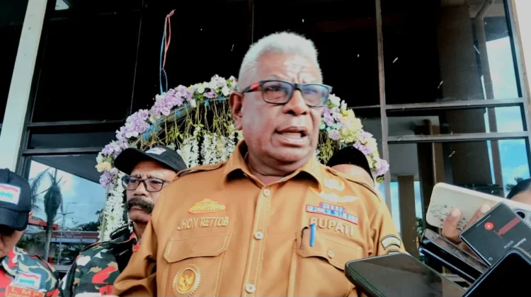 Bupati Pastikan Penanganan Longsor Tembagapura Terus Berjalan