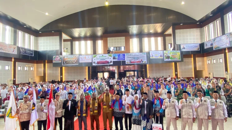 Bupati Mimika Ingatkan Jamaah Jaga Kesehatan dan Kekompakan