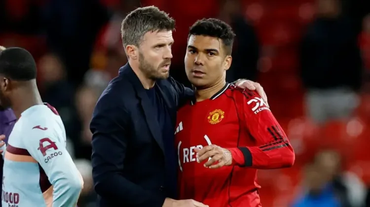 Casemiro Jadi Kunci MU, Masa Depan Carrick dan Transfer Dibahas