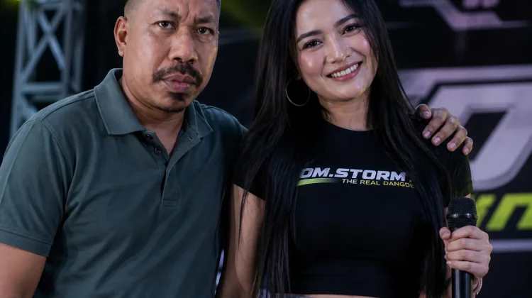 Lirik dan Lagu Veronica Om Strom - Lu Kenal Veronica Ko Remix DJ Didit