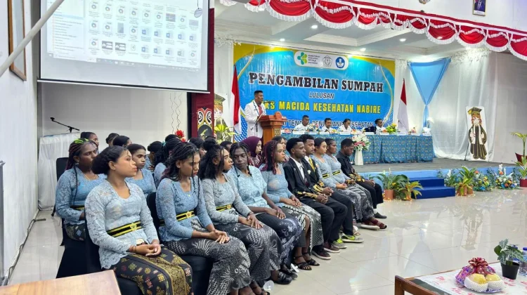 Lulusan SMKS Macida Nabire Diambil Sumpah, Siap Mengabdi ke Masyarakat