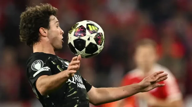 Kontroversi Penalti Bayern vs PSG: Handball João Neves Tak Dihukum