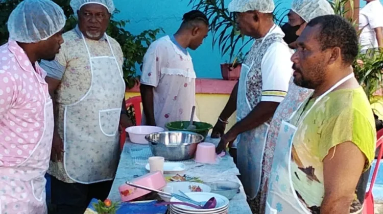 Kompak Berkostum Daster, Bapak-Bapak PKB Mahanaim Nasaret Sabet Juara 1