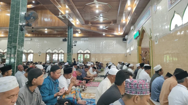 Khatib Ingatkan Jamaah saat Khutbah Jum'at di Masjid Al-Hidayah