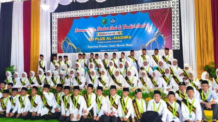 SD Plus  AL-Madina  Nabire Gelar  Purnawiyata  Pentas  Seni  dan Tradisi Santri